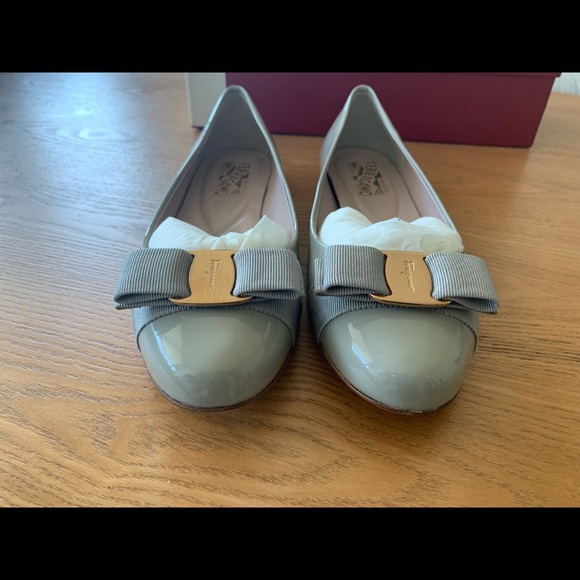 BRAND NEW!! Salvatore Ferragamo Varina Flats - Picture 3 of 7